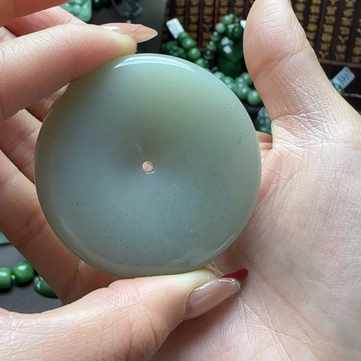 和田玉吊坠未镶嵌