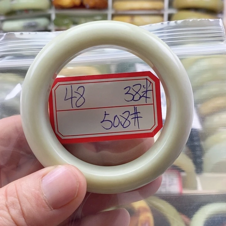 蛇纹石玉颈饰未镶嵌卢****情