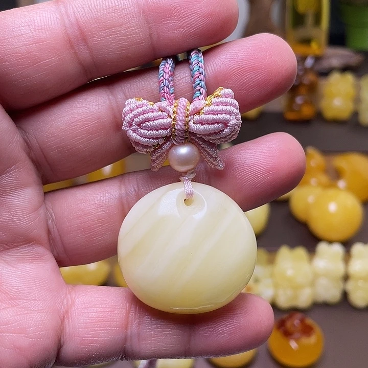 琥珀未镶嵌裸石吊坠