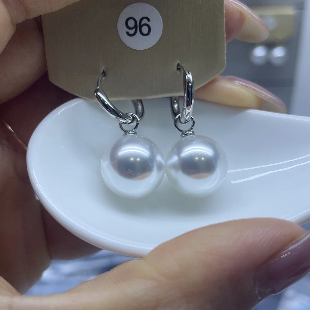 耳饰未镶嵌淡水珍珠