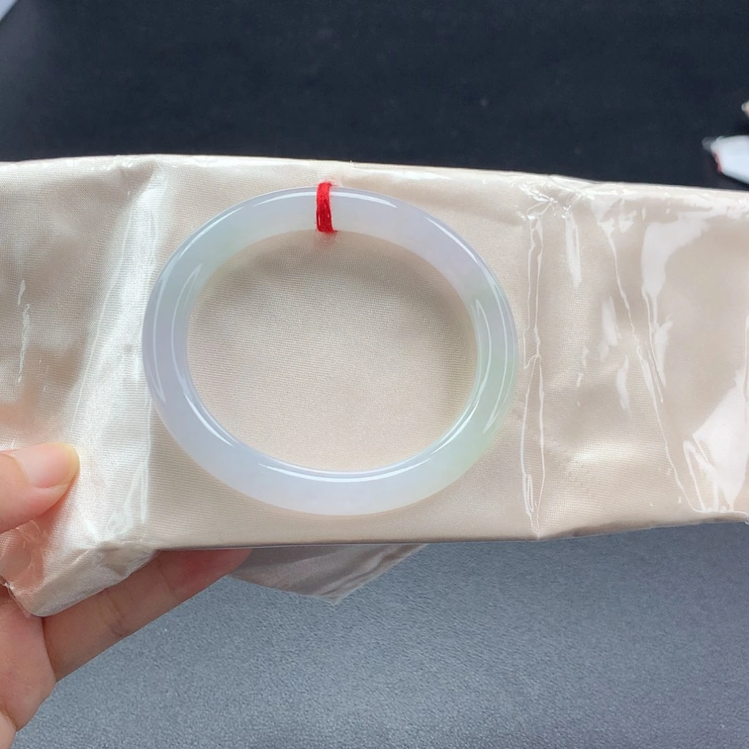 未镶嵌手镯翡翠（38号）（贵妃圆条）