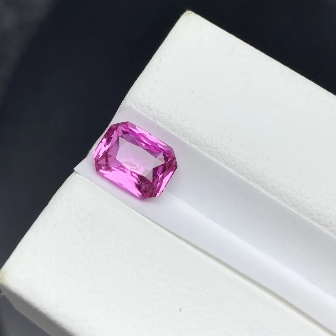 1.66克拉无烧粉色蓝宝石裸石斯里兰卡7.25*5.58*4.01国际证干净