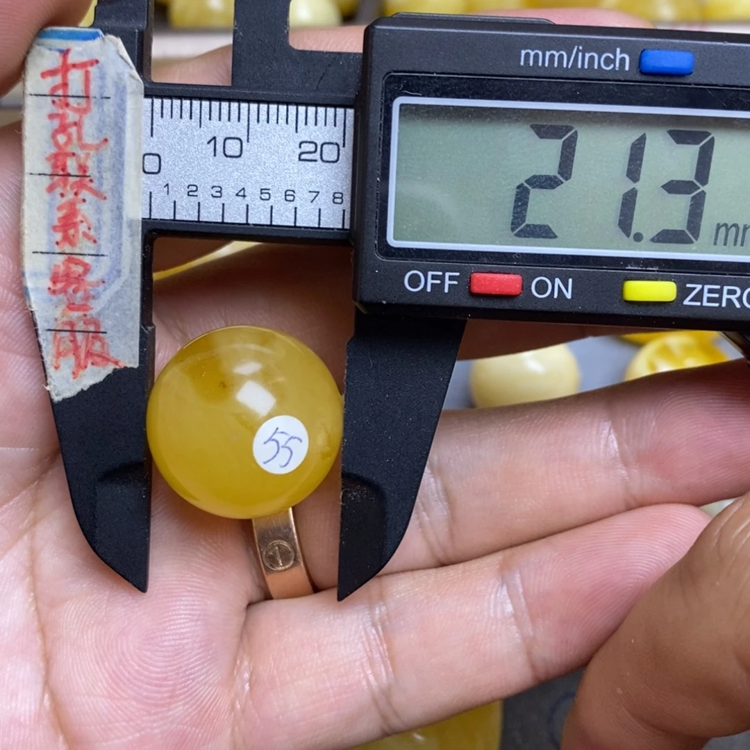 蜜蜡未镶嵌裸石21.3瑕疵圆珠默认直发