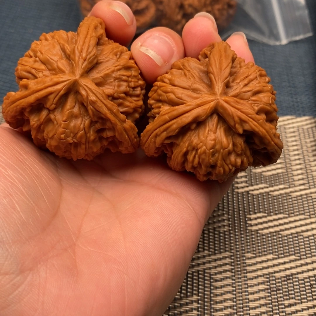 B***0吊坠文玩核桃三棱