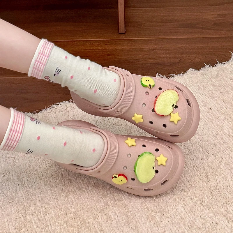 【苹果汽水】厚底可爱苹果洞洞鞋女时尚2025夏季透气软底包头凉拖鞋