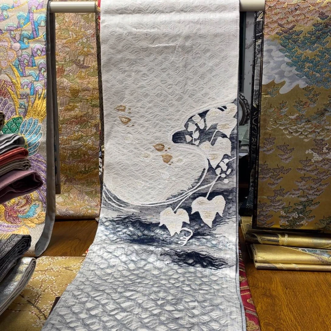 织绣稀底缂丝缂丝