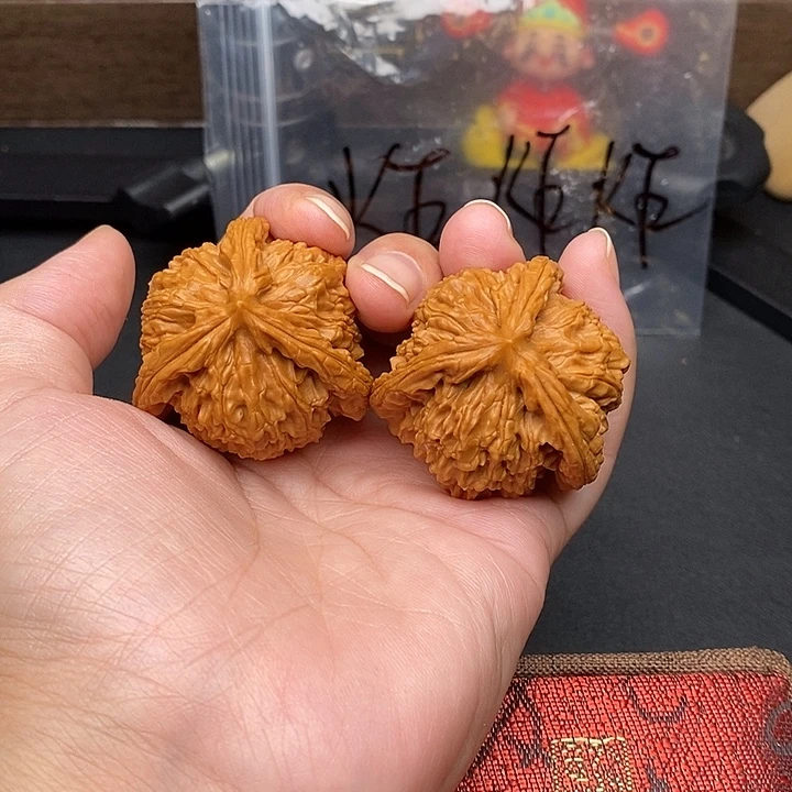 起***名文玩核桃把件白奔