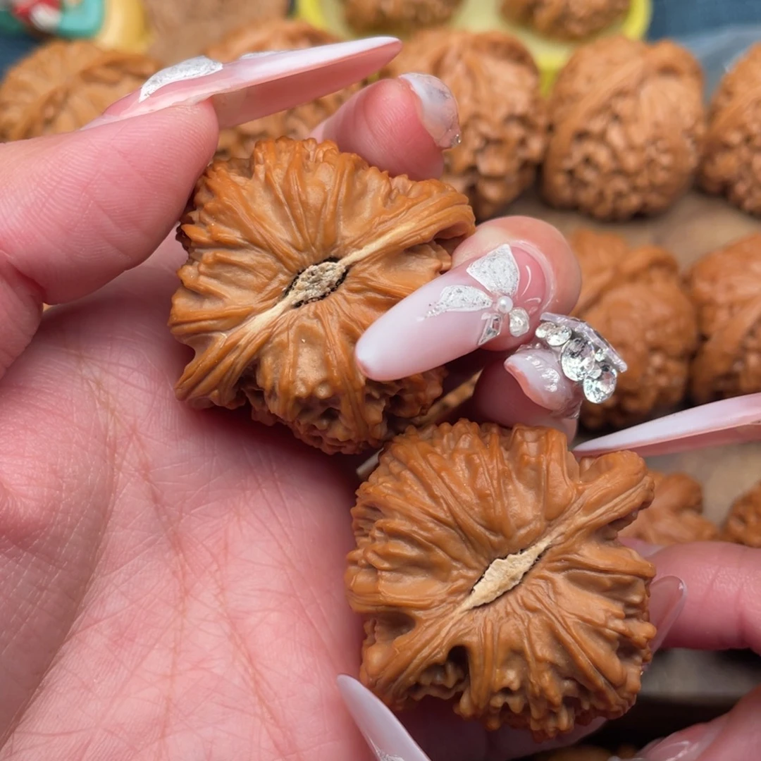 我***。把件文玩核桃全品白狮子43