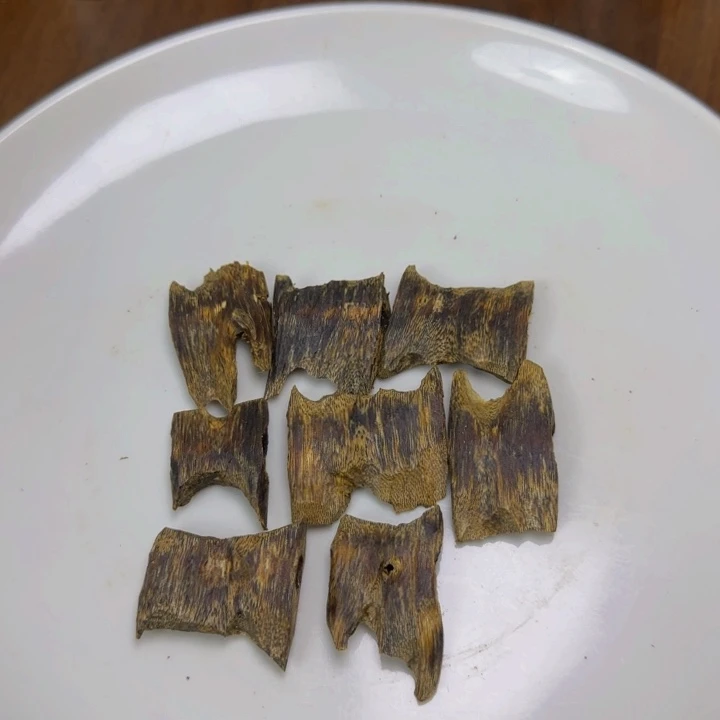 沉香沉香碎屑白棋块料多样性发货