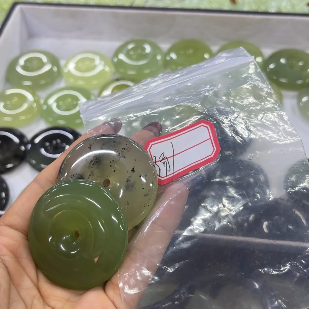 蛇纹石玉手镯未镶嵌汤*