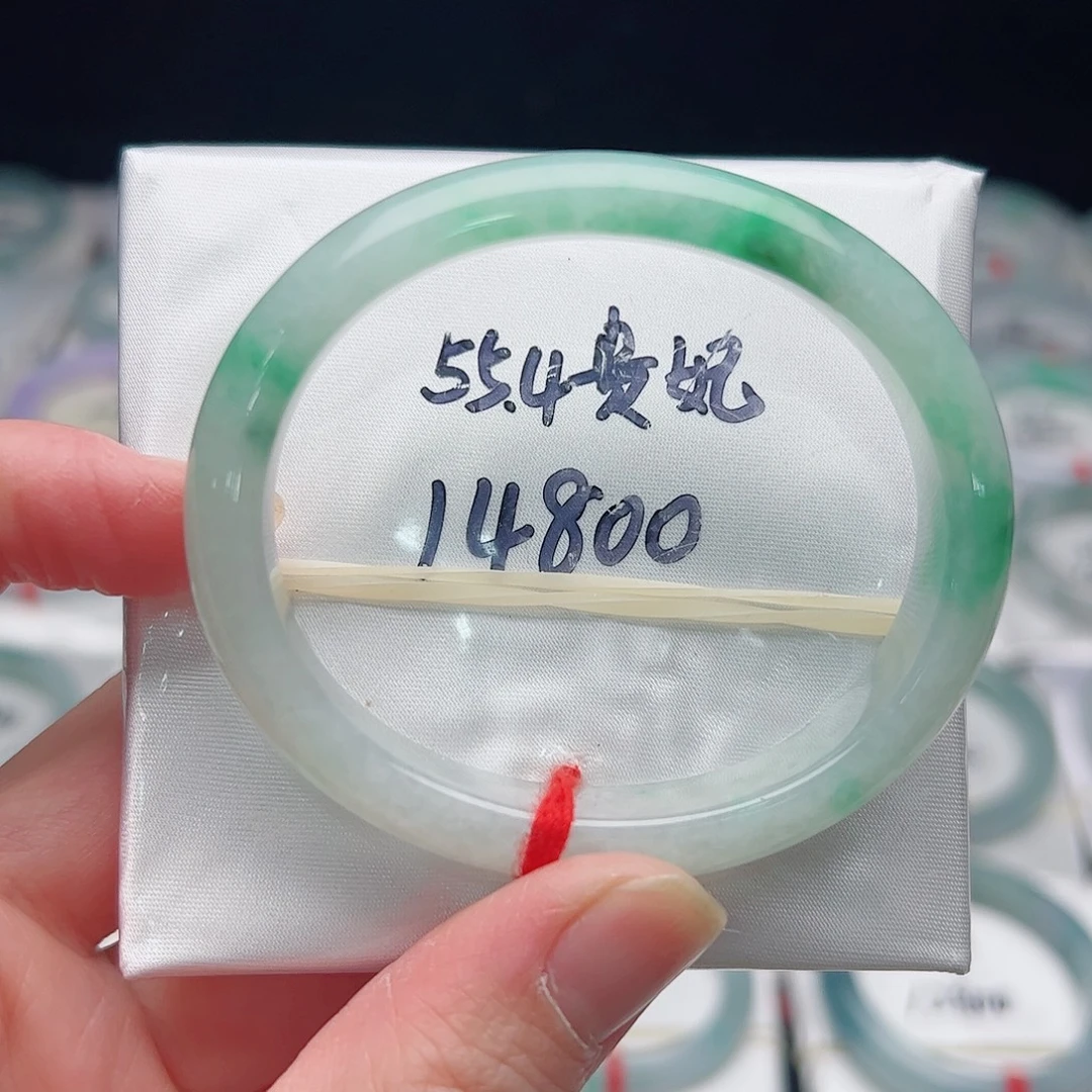 翡翠未镶嵌手镯（贵妃镯）