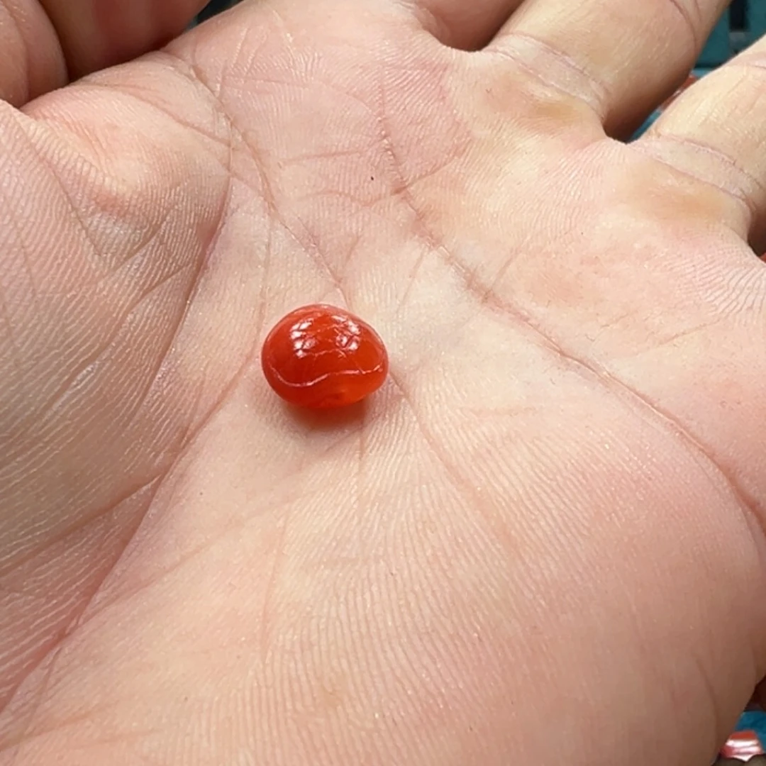 南红玛瑙天然原矿富甲未镶嵌?****