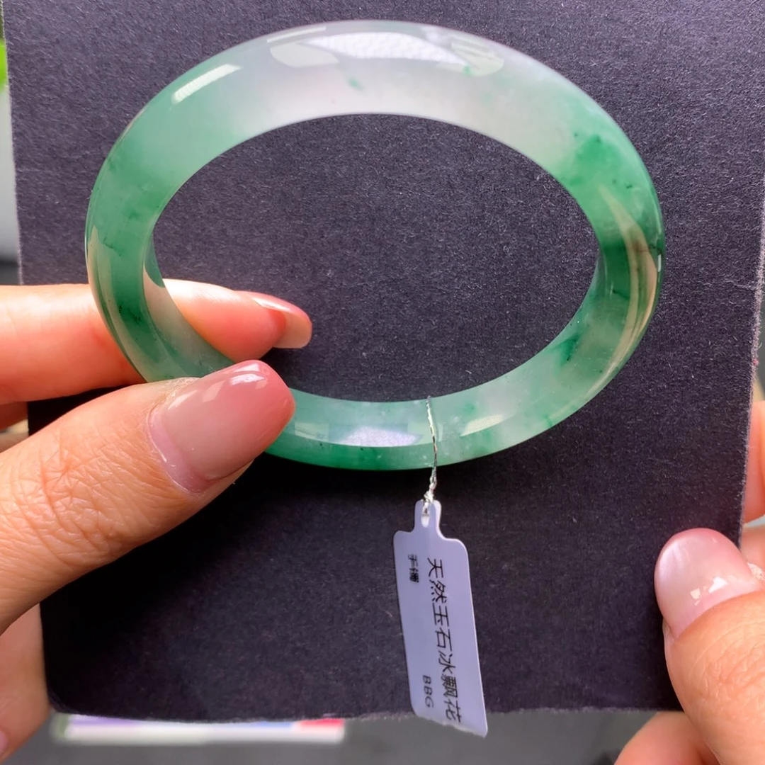 石英质玉（非洲翠）未镶嵌手镯