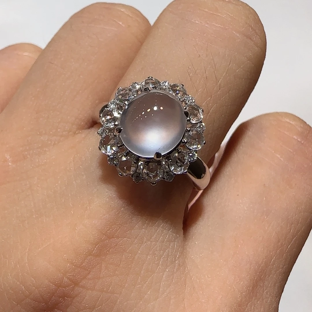 翡翠18K金镶嵌戒指蛋面