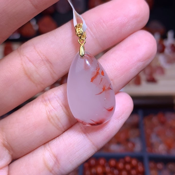 南红玛瑙未镶嵌珠宝半成品飘花水滴