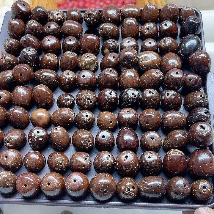 白玉菩提吊坠瑕疵紫金鼠1盘