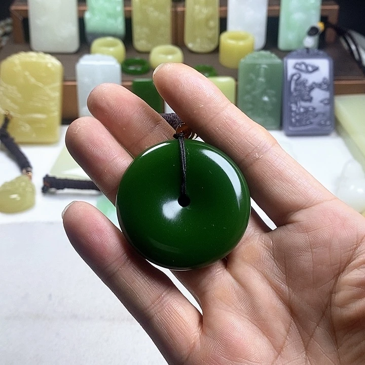 和田玉未镶嵌珠宝奇石