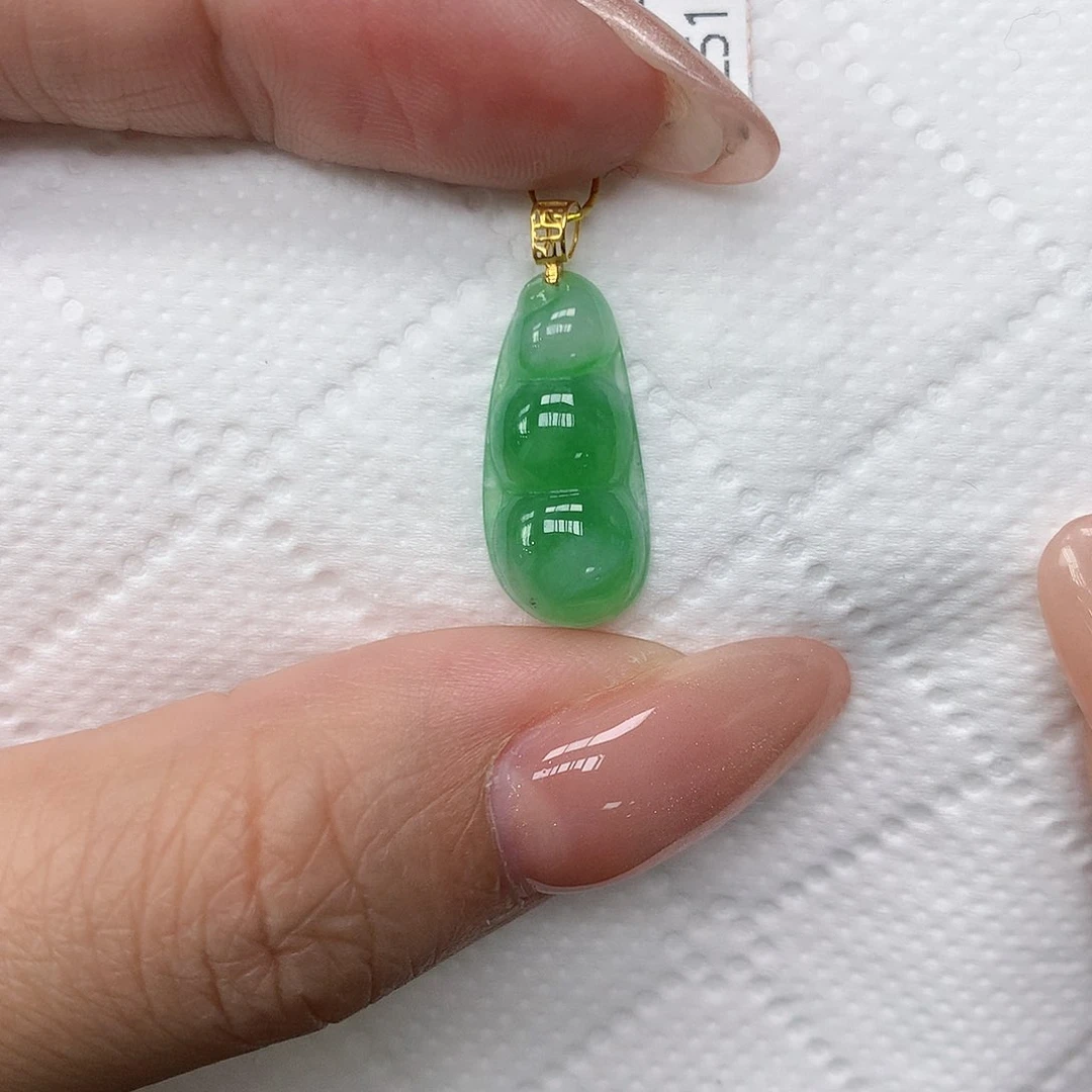颈饰18K金镶嵌翡翠