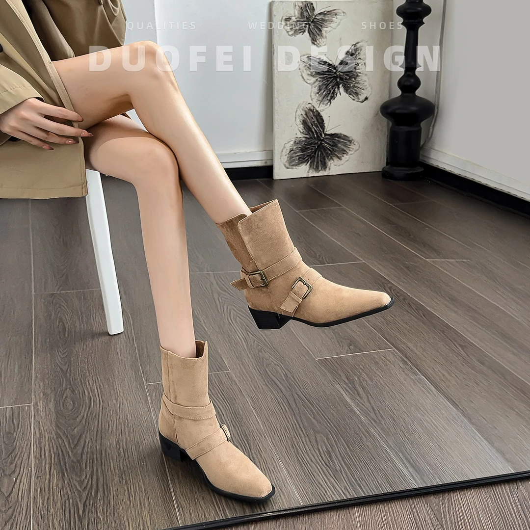 2025秋季新款小众设计复古法式短靴小方头西部靴绒面中筒靴女靴子
