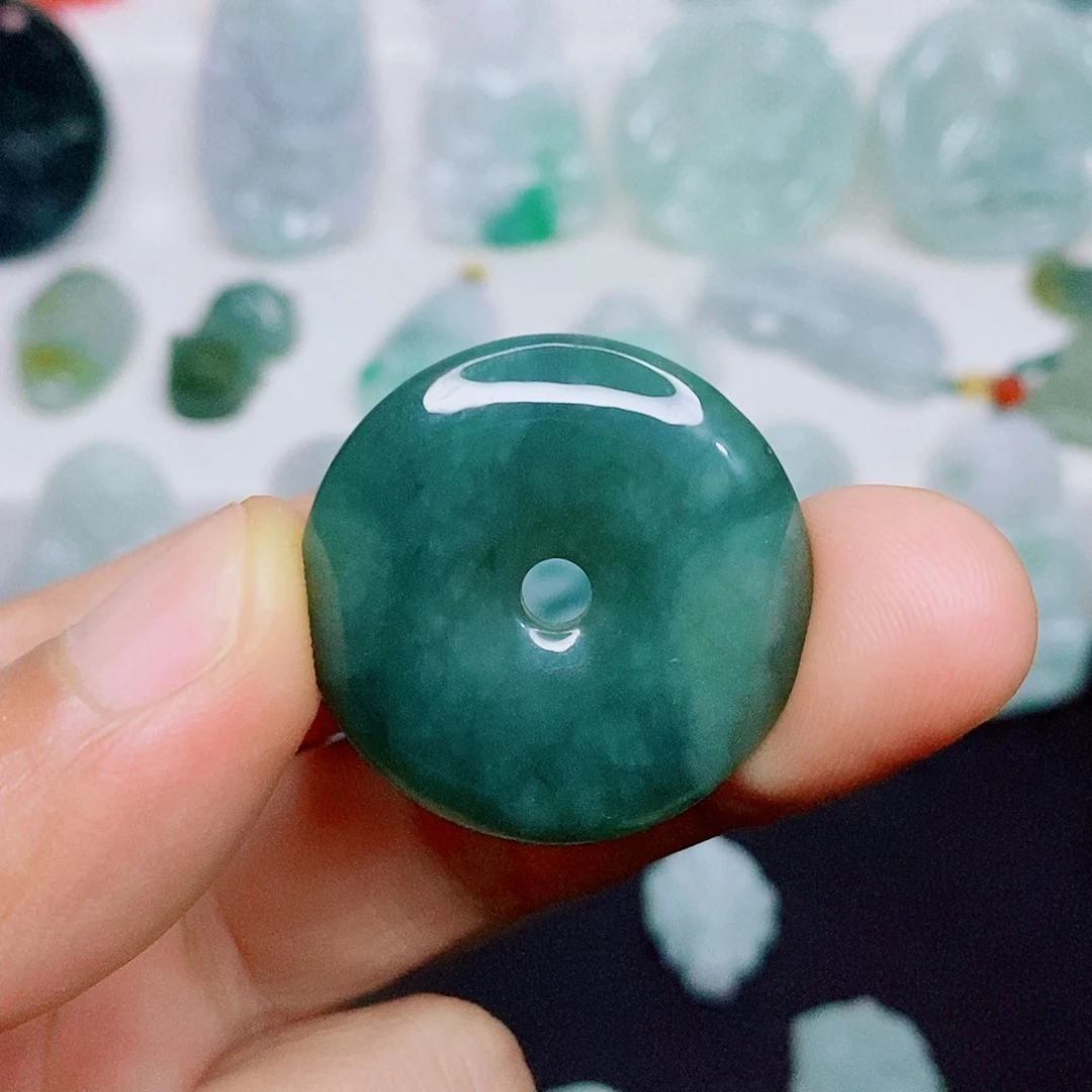颈饰未镶嵌翡翠吊坠