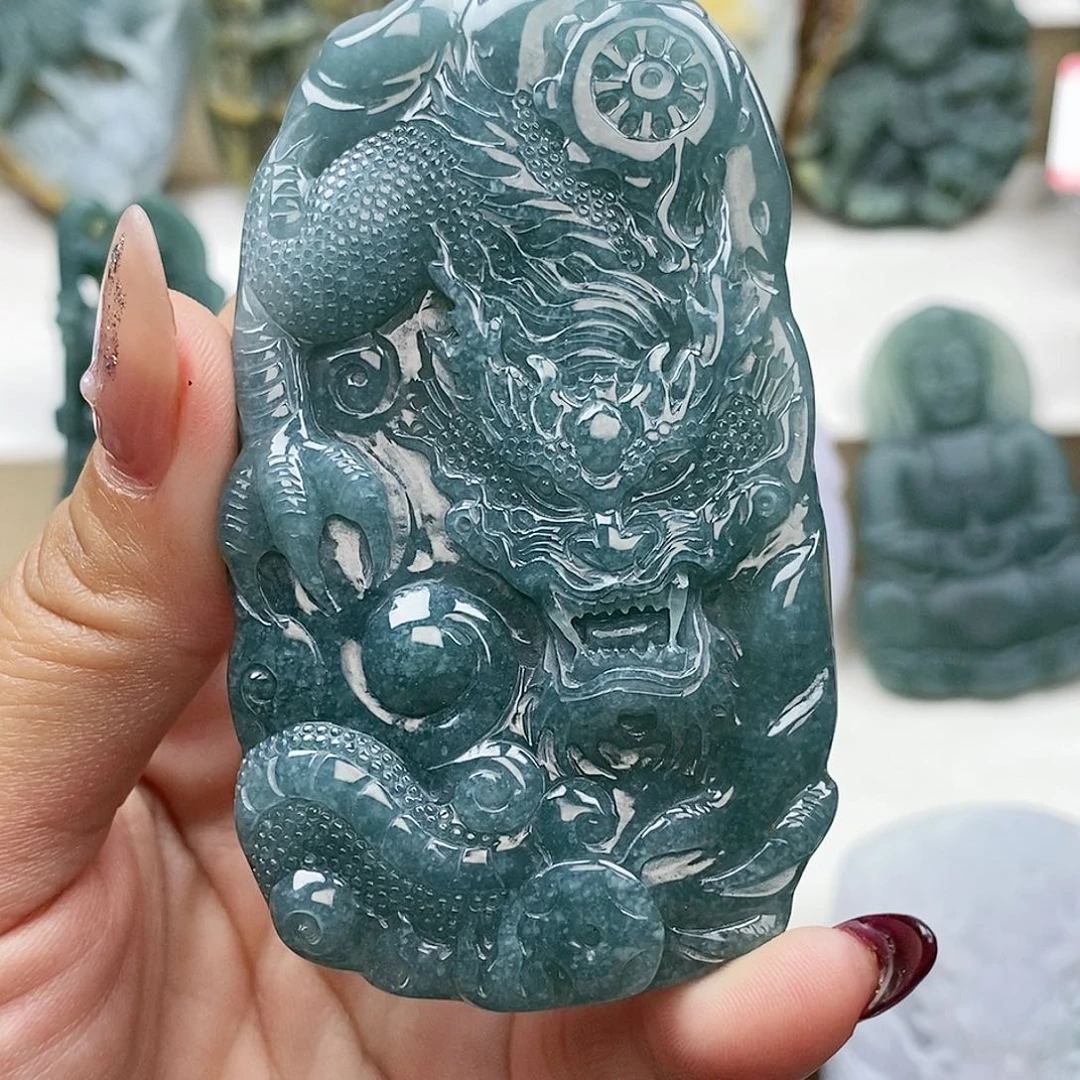 颈饰未镶嵌翡翠龙牌