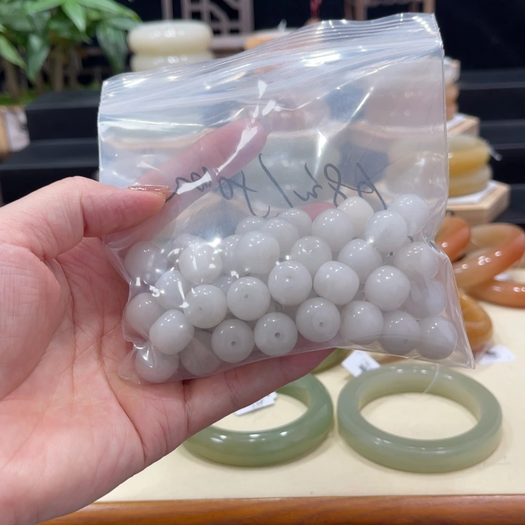 石英质玉手镯未镶嵌千**蚕