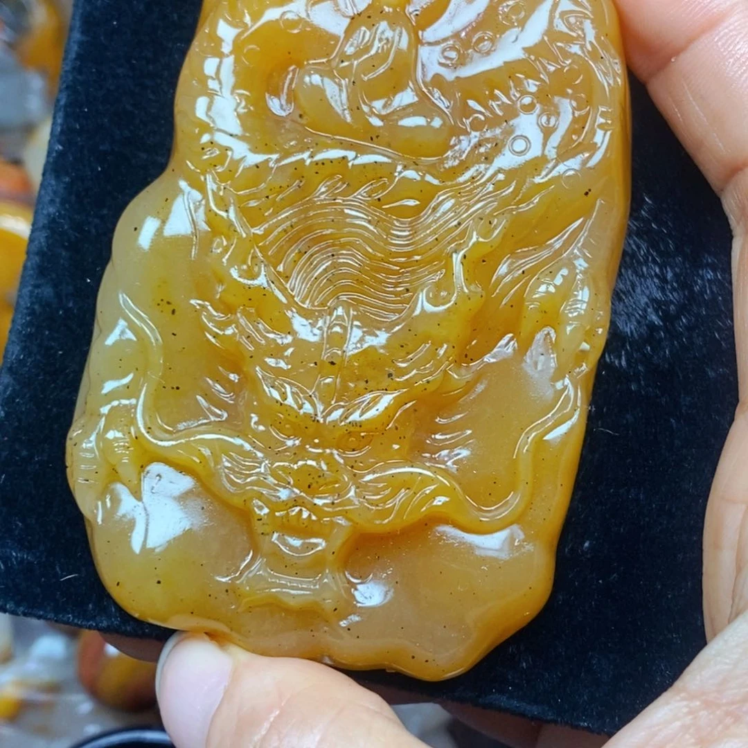 颈饰未镶嵌石英岩玉