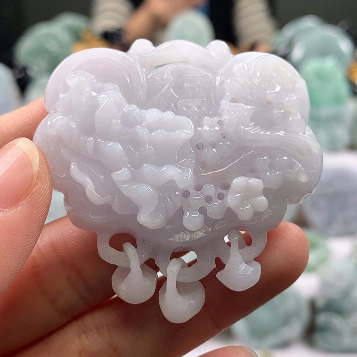 翡翠未镶嵌颈饰花开富贵如意