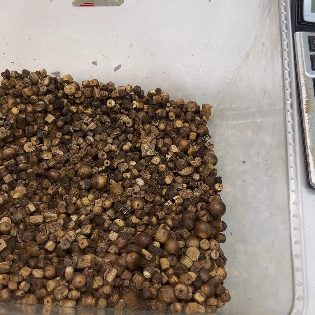 沉香沉香碎屑点**金绿棋碎珠料366克