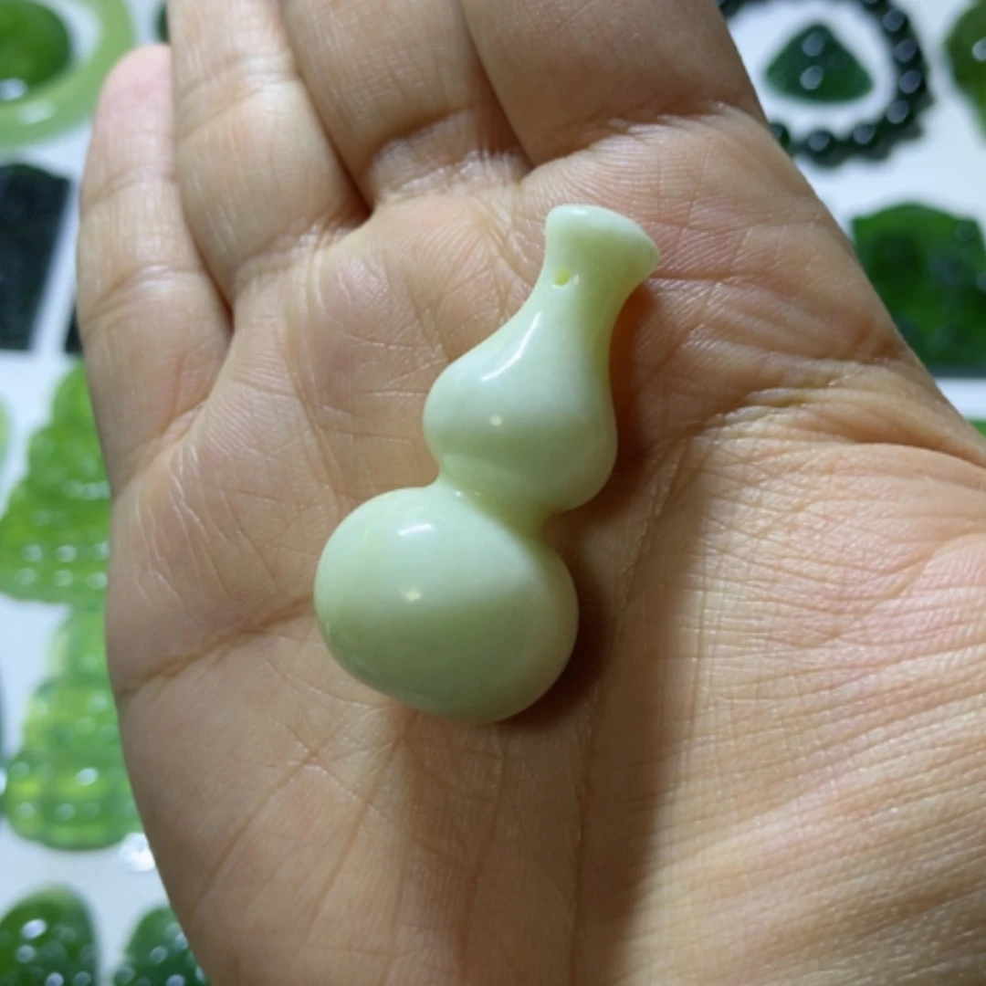 【闪购商品】未镶嵌蛇纹石玉颈饰