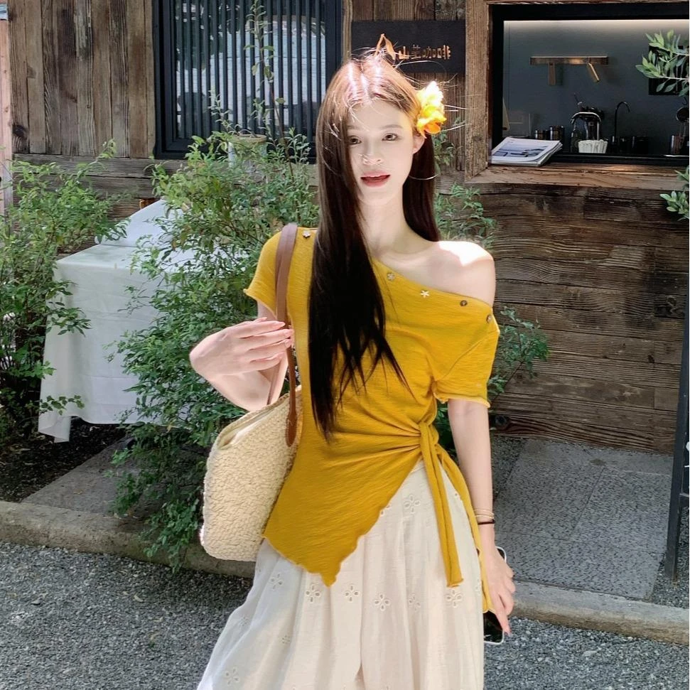 设计感不规则绑带开叉短袖t恤女夏季别致绝美纯欲风修身露肩上衣