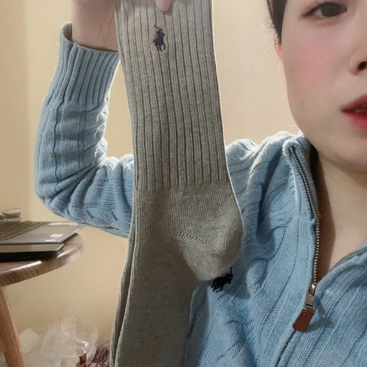 三醋酯纤维拉夫灰色袜子