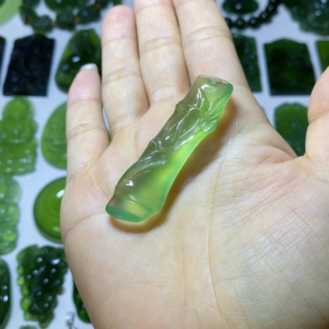 【闪购商品】未镶嵌蛇纹石玉颈饰