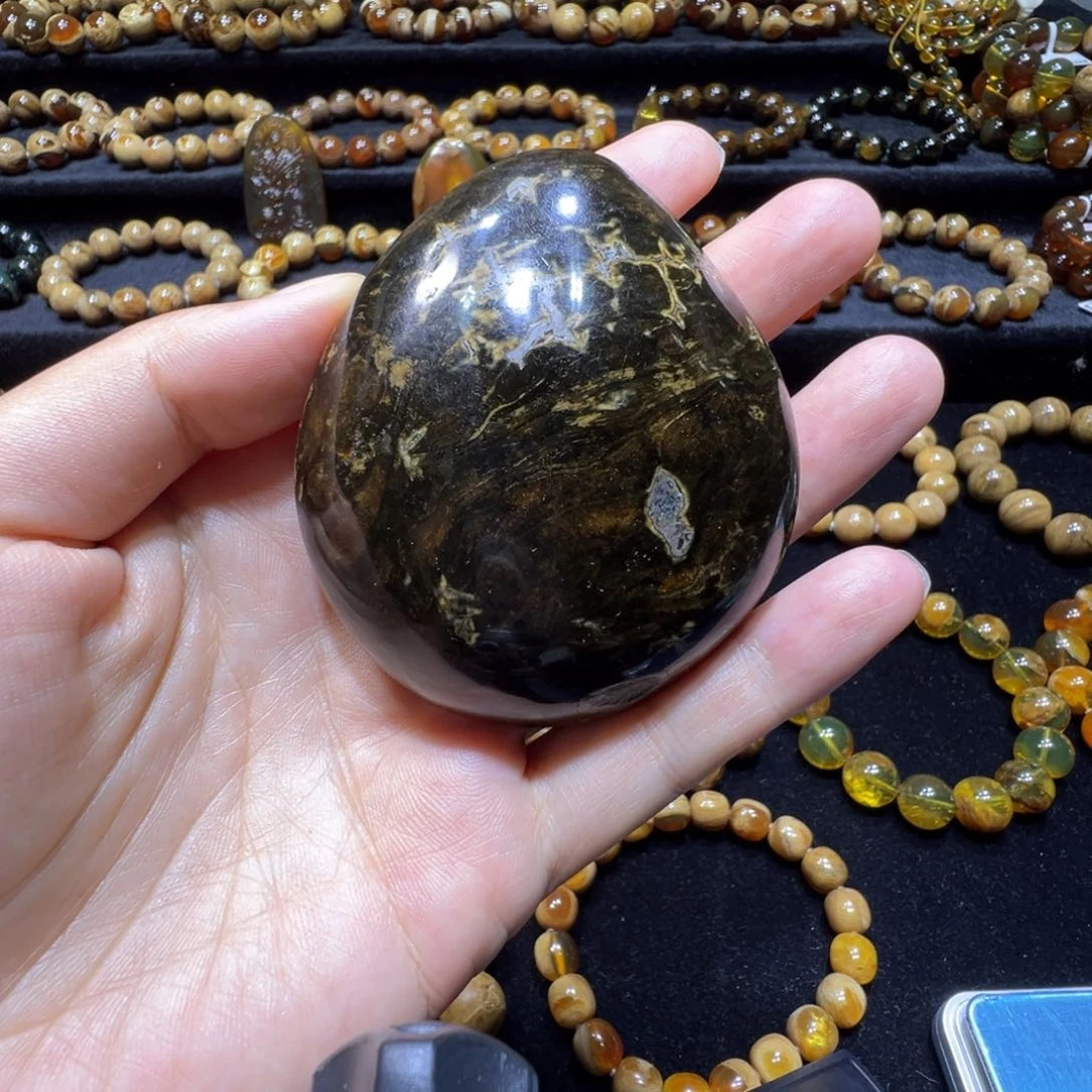 未镶嵌琥珀手串原石手把件63.3克黑根