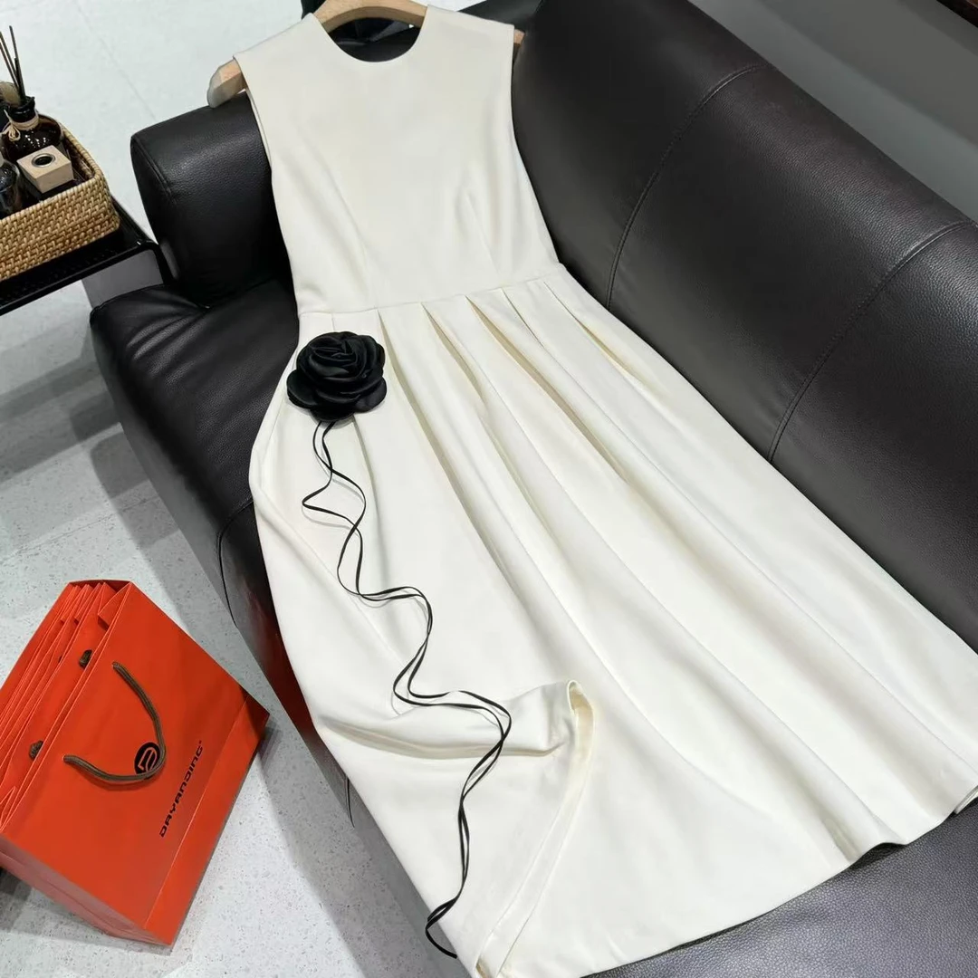 [68岁小姐姐]2025年高定款法式纯色气质长款无袖连衣裙PK 6174