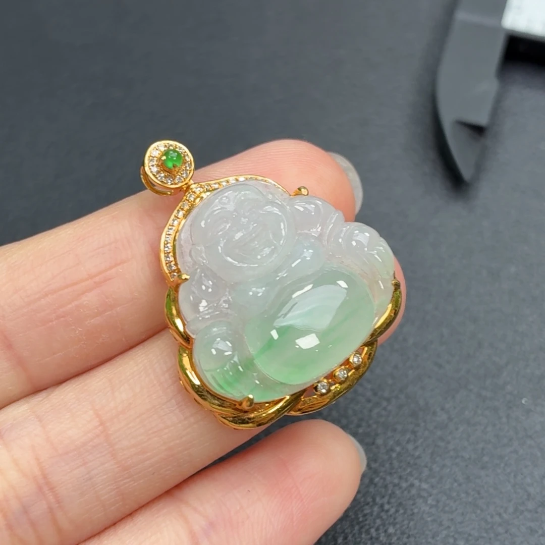 翡翠18K金镶嵌颈饰