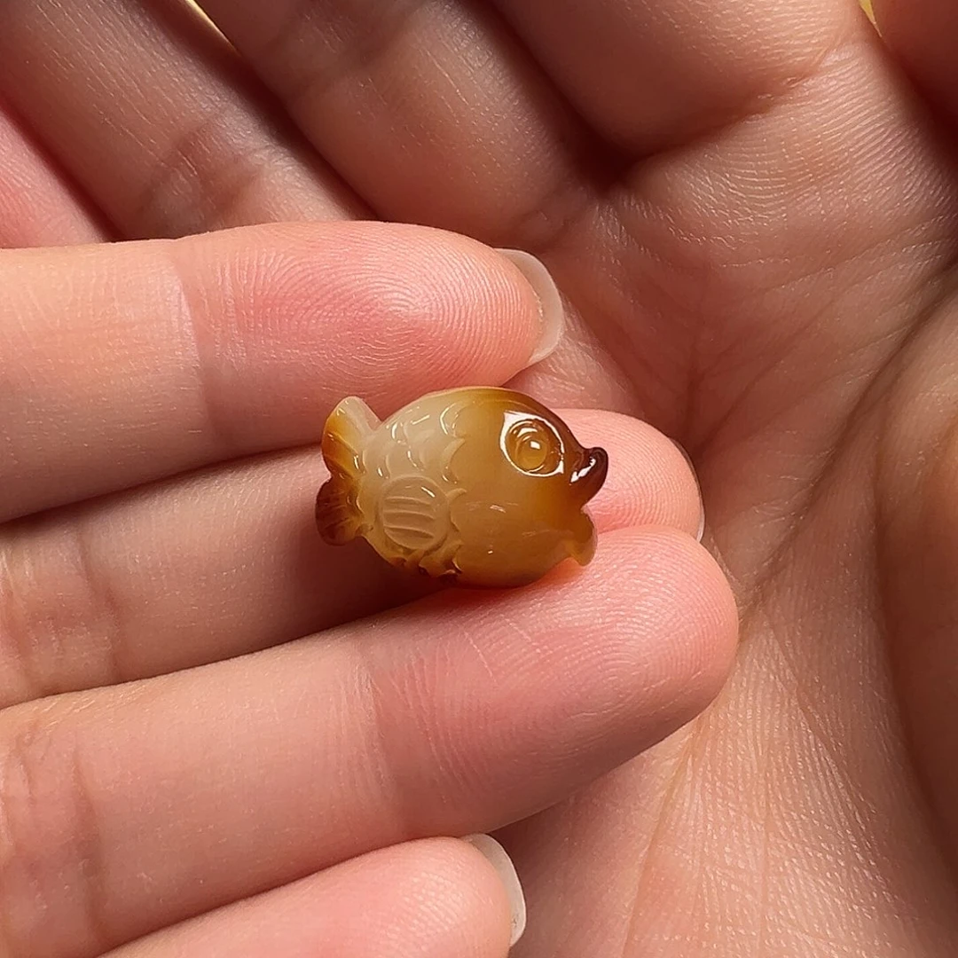 蜜蜡颈饰未镶嵌胖鱼（打孔不退换）