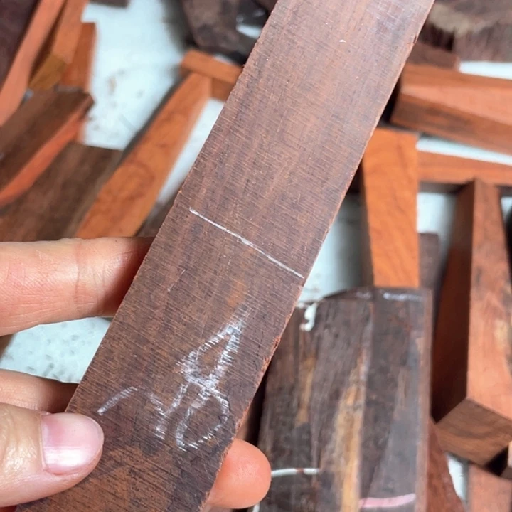 檀香紫檀（小叶紫檀）㞮****