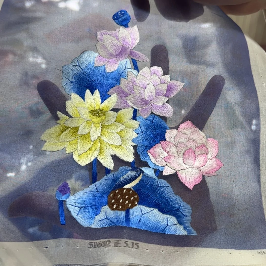 刺绣纯手工制作的一款