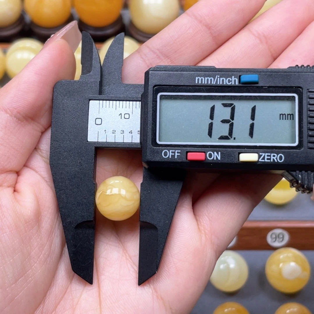 琥珀珠宝奇石未镶嵌H****i