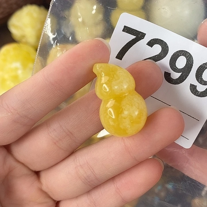 蜜蜡未镶嵌珠宝奇石