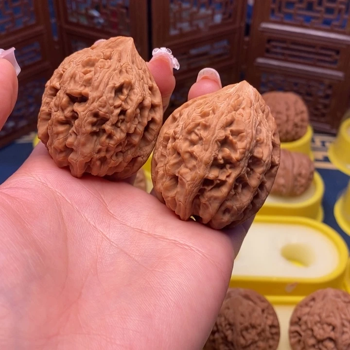 文玩核桃把件42大沽石