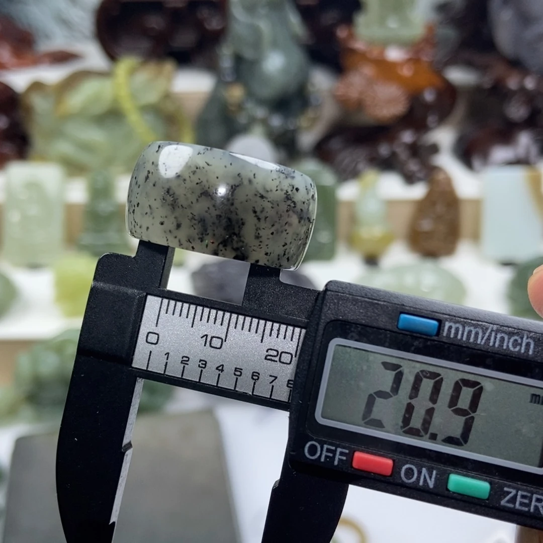 【闪购商品】吊坠(不含链)未镶嵌和田玉