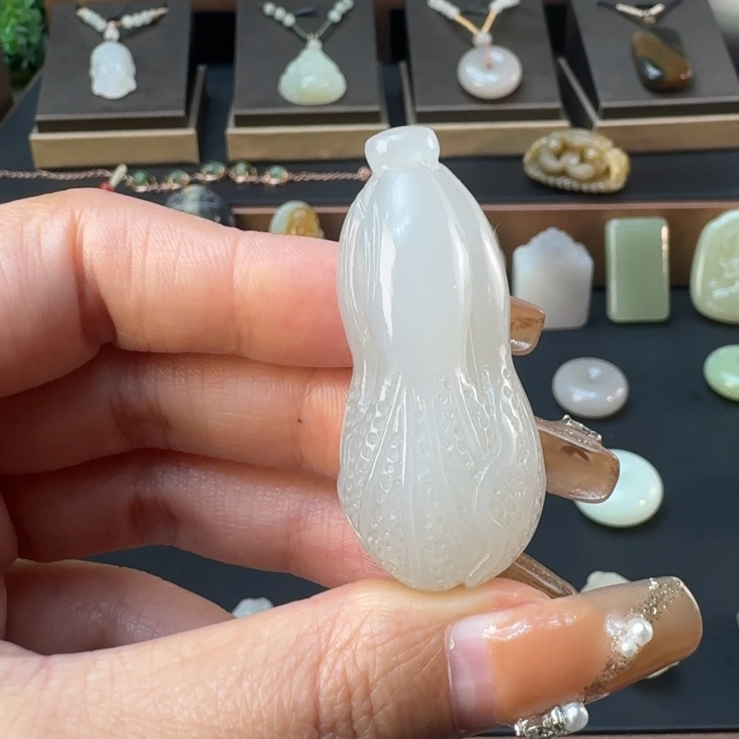 和田玉颈饰未镶嵌德