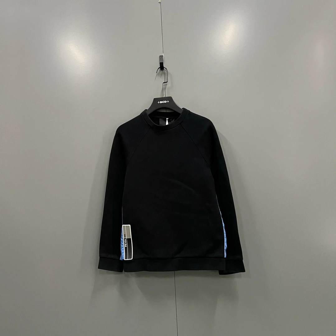 95新 Prada/普拉达 （ll）黑色贴标logo卫衣 M码/98新015879