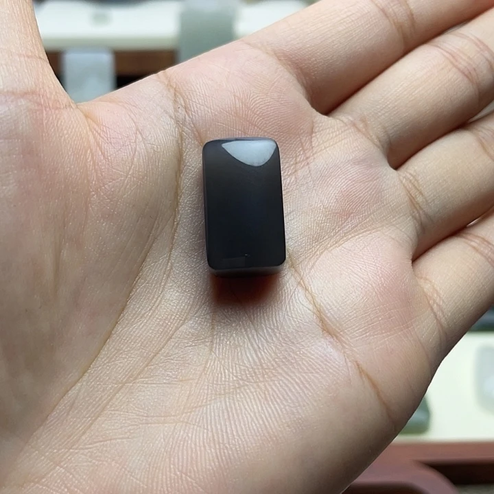 起***烦颈饰未镶嵌和田玉