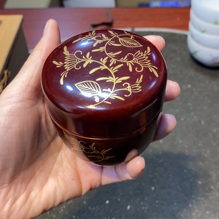 王***兔瓷片陶瓷艺术品制作工艺品