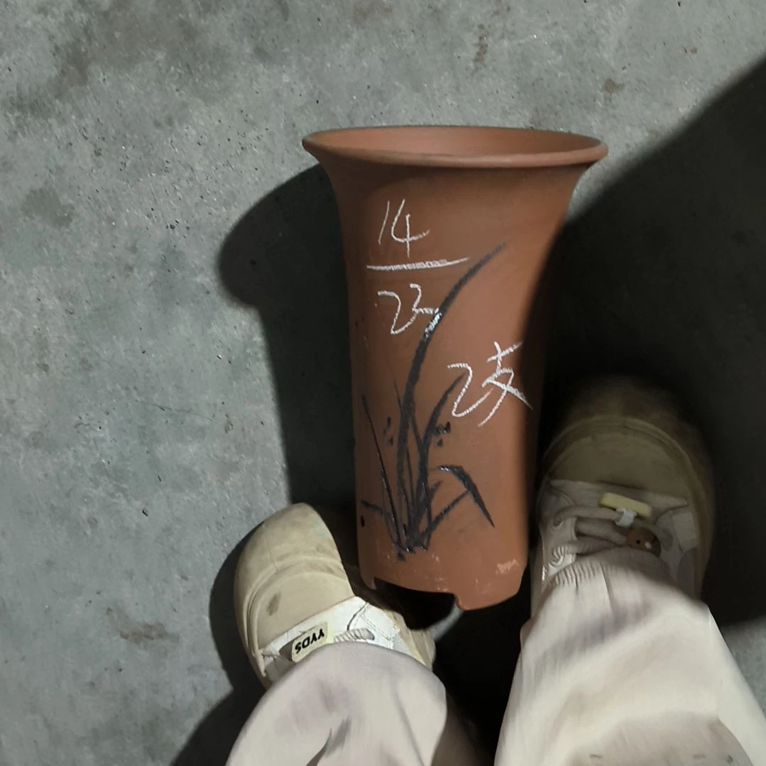 紫砂花盆紫砂花盆两只