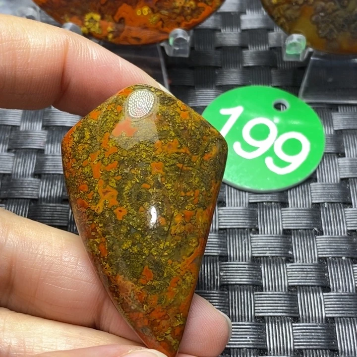未镶嵌颈饰玛瑙/玉髓虾***眼