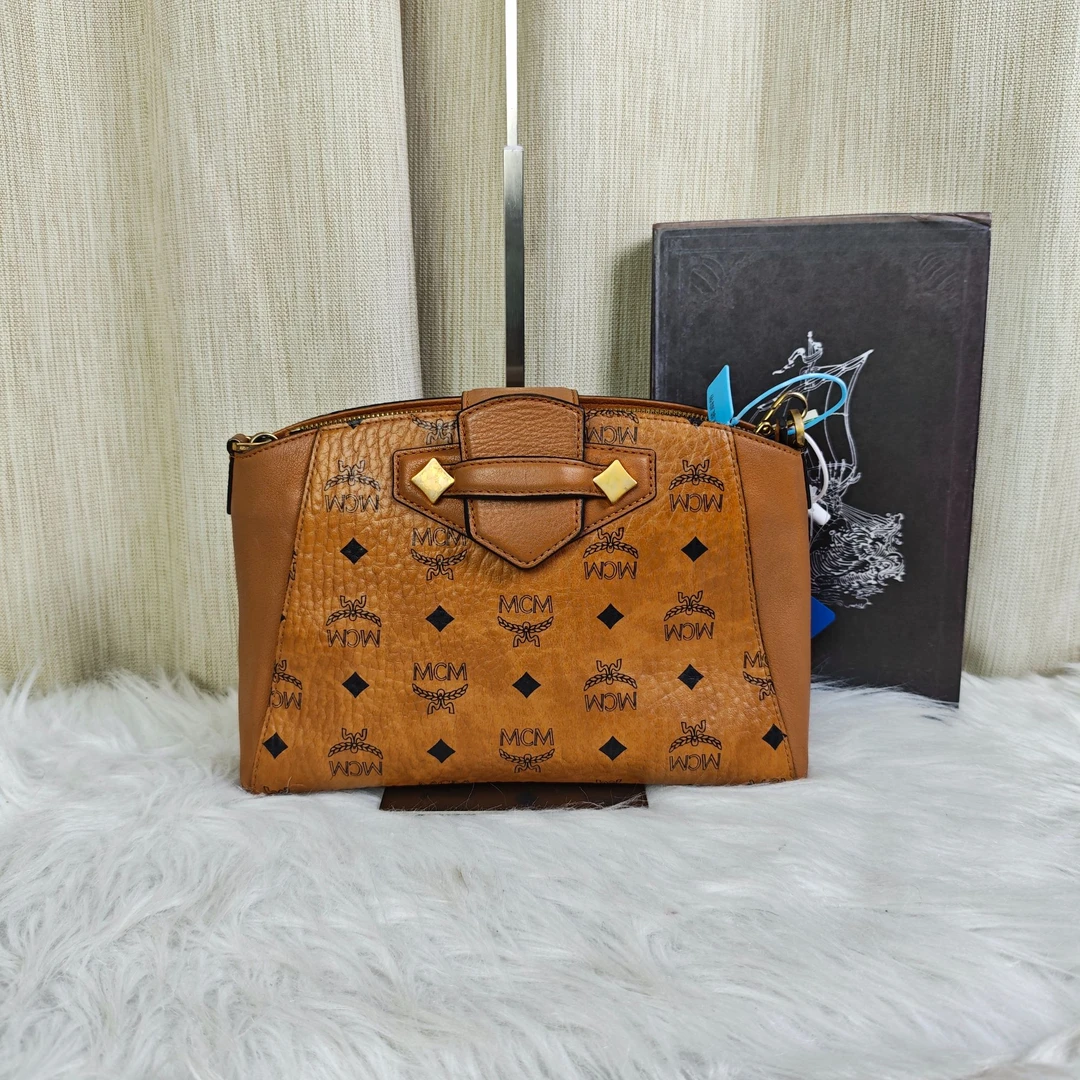 95新 MCM 干邑色斜挎包/EE05713009/3009